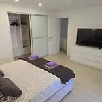 Apartman Kuca Za Stanovanje ,cijeli Prostor Peroj