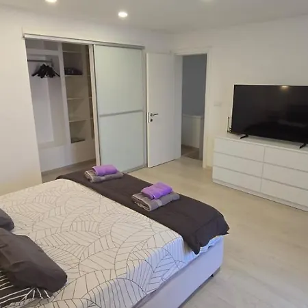 Apartman Kuca Za Stanovanje ,cijeli Prostor Peroj