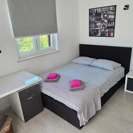 Kuca Za Stanovanje ,cijeli Prostor Apartman