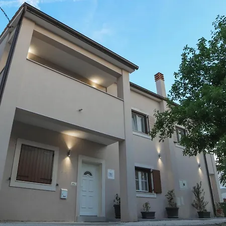 Apartment Kuca Za Stanovanje ,cijeli Prostor