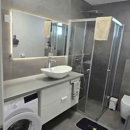 Kuca Za Stanovanje ,cijeli Prostor Apartment