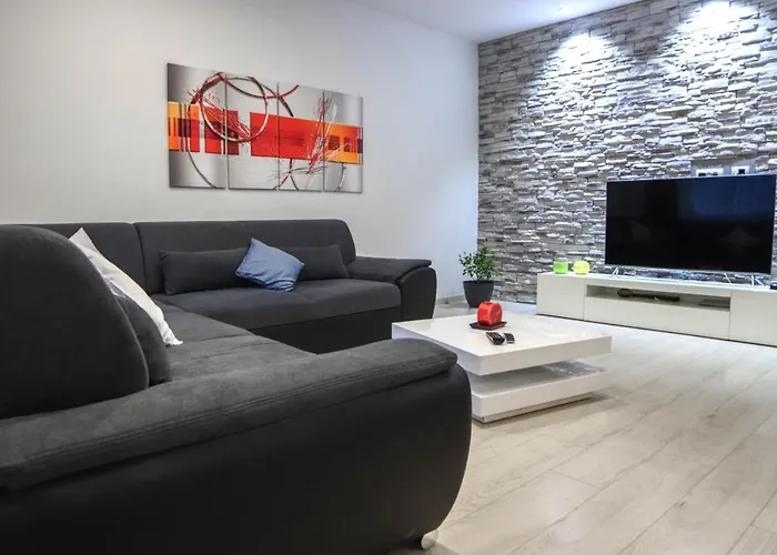 Kuca Za Stanovanje ,cijeli Prostor 페로이