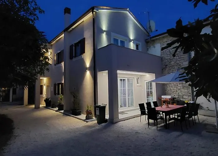 Kuca Za Stanovanje ,cijeli Prostor Apartamento Peroj