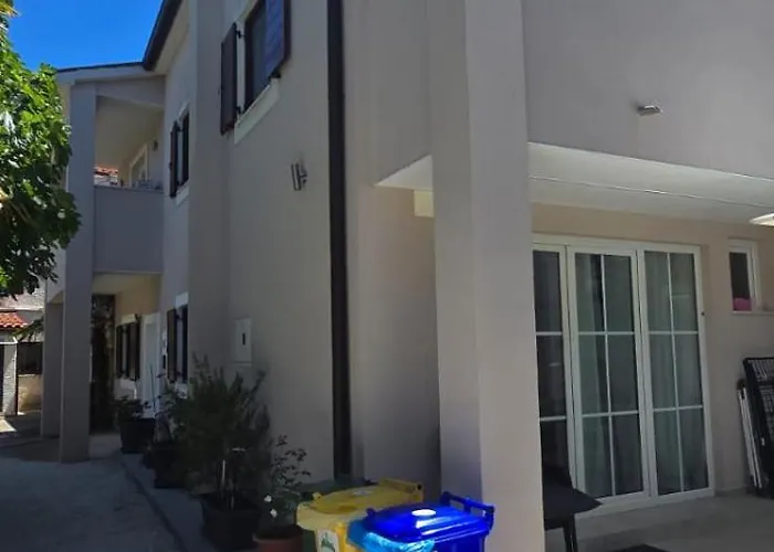 Kuca Za Stanovanje ,cijeli Prostor