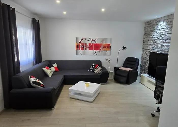 Apartamento Kuca Za Stanovanje ,cijeli Prostor