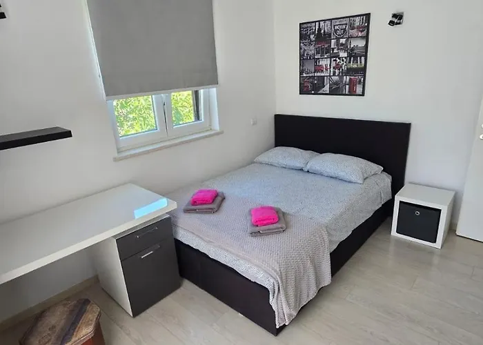 Kuca Za Stanovanje ,cijeli Prostor Apartamento