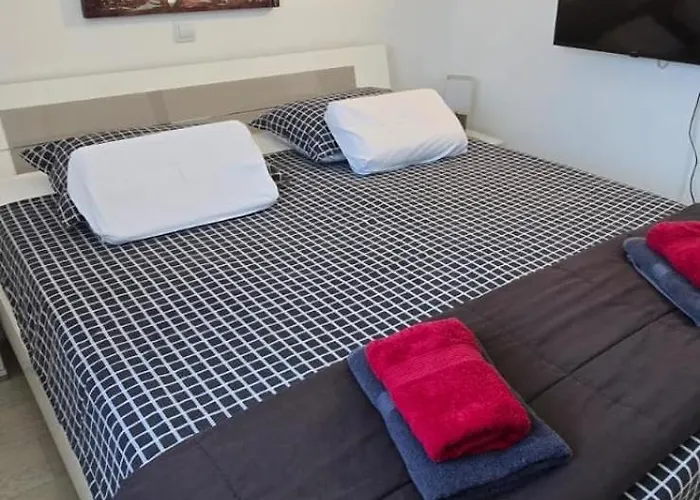 Kuca Za Stanovanje ,cijeli Prostor Apartamento